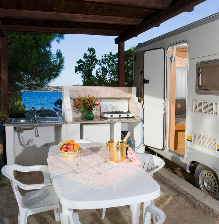 Camping Baia Saraceno Hotel Palau Phòng bức ảnh